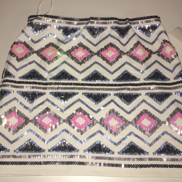 Brand new with tags Tobi skirt! - Picture 1 of 3